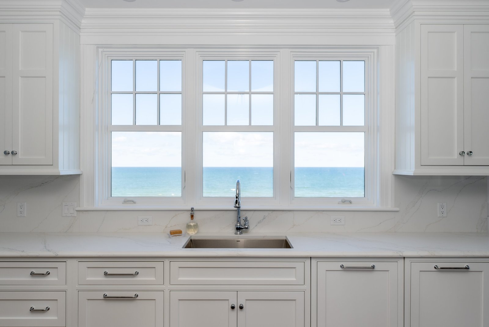 Designing with Detail: How High End Custom Carpentry Defines a Luxury Interior